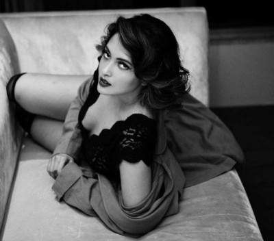 Riya Sen looks stunning in her latest Instagram image. Check out