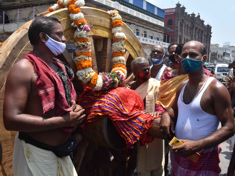 Carpenters fixe axle of three chariots of Lor Jagannath's chariot