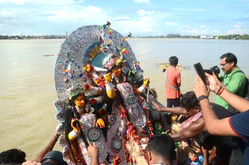 Kolkata bids adieu to Goddess Durga