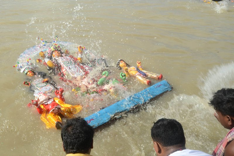 Kolkata bids adieu to Goddess Durga