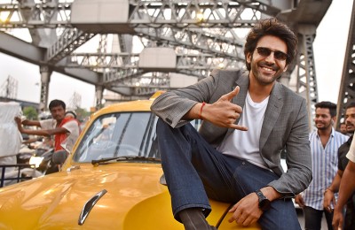 No one can fill Akshay Kumar's shoes: Kartik Aaryan on Bhool Bhulaiyaa 2