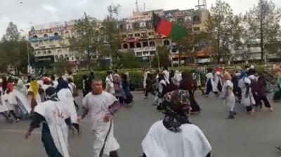 Pakistan: Afghan refugees who want to settle in developed countries hold rally in Islamabad