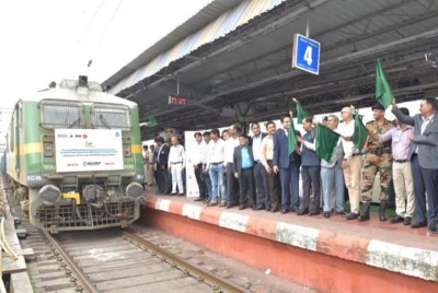 Tata Steel flags off first-ever consignment of Tata Aggreto & Tata Nirman to Border Roads Organization