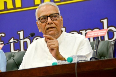 Uddhav Thackeray 'forced' to support Droupadi Murmu: Yashwant Sinha