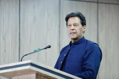 Imran Khan lauds India for 'sustaining US pressure' over fuel price cut