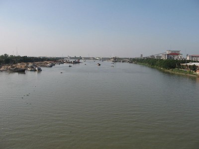 Bangladesh: Launch struck by freight ship sinks in Shitalakshya, 3 die