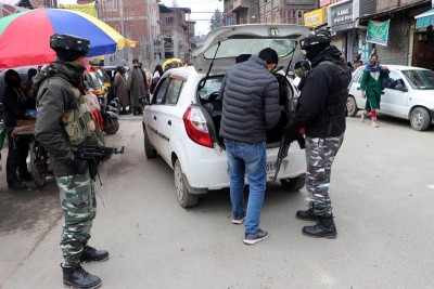 JK: Security up in Srinagar ahead of R Day