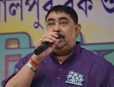 Fresh CBI raids on TMC leader Anubrata Mondal's close aides in West Bengal