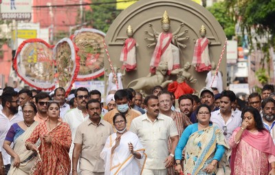 Mamata Banerjee honours UNESCO's Durga Puja tag with grand rally in Kolkata's heartland celebrating hues of Bengali culture