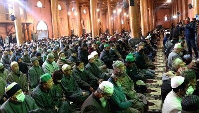 Jammu and Kashmir: Friday prayers held at Jamia Masjid in Srinagar after 30 weeks