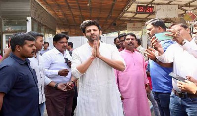 Kartik Aaryan turns 32: ‘Shehzada’ visits Siddhivinayak temple