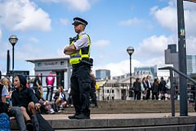 UK: Two police officers stabbed in London