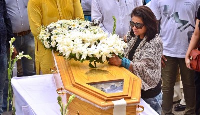 Last tributes, gun salute to late singer KK in Kolkata