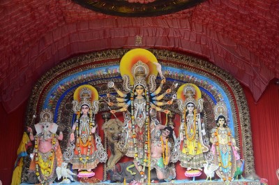 Priest performs Durga Puja ritual on Maha Navami in Kolkata