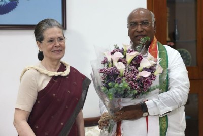 Gandhi loyalist Mallikarjun Kharge new non-Gandhi Congress chief after rare presidential polls