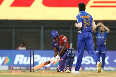 MI's win over DC helps RCB to go to IPL playoffs