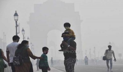 Delhi: Severe AQI prompts BJP to seek closure of schools