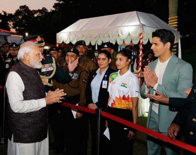 Sidharth Malhotra meets Indian PM Narendra Modi