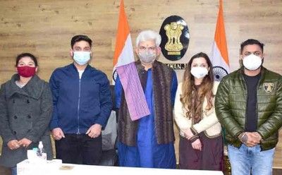 JK’s artists featured in 'Pyaara Jammu Kashmir' song meet LG Sinha