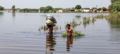 Pakistan: Flood victims forced to stay under open sky