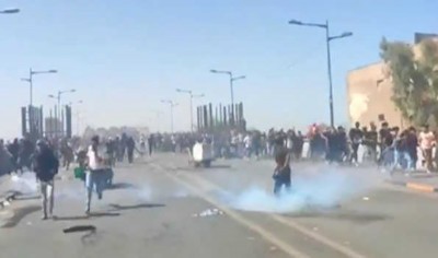 Iraq: Over 17 people injured in clashes between protesters and police in Baghdad