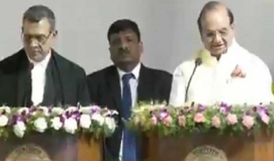 Vinai Saxena takes oath as Delhi LG