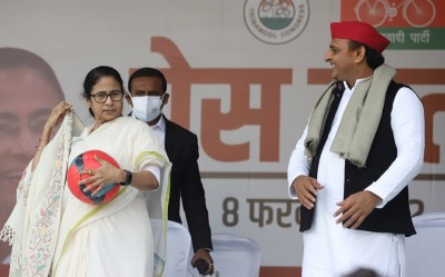 UP Polls: Mamata Banerjee holds joint press conference with Akhilesh Yadav