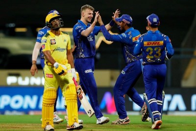 Chennai Super Kings lose to Mumbai Indians by 5 wickets, crash out of IPL 2022