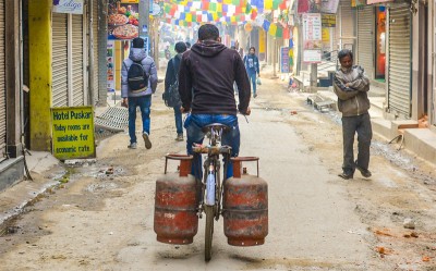 Price of commercial LPG cylinders reduced by Rs 25.5