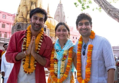 Ayan Mukerji gives wedding gift to Ranbir Kapoor and Alia Bhatt sharing clipping from Brahmastra song