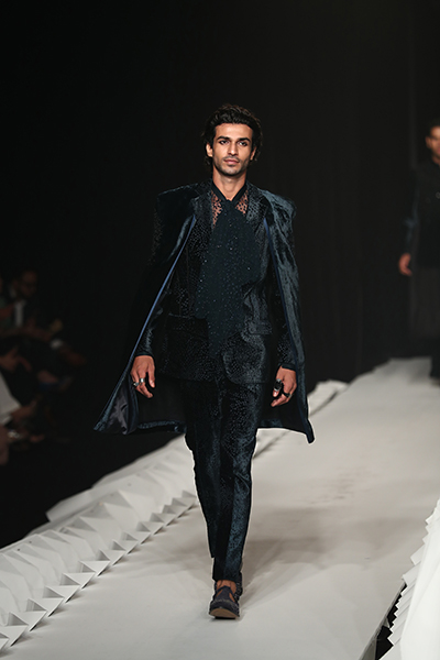 India Couture Week: Malaika Arora turns showstopper for designer duo Rohit Gandhi and Rahul Khanna