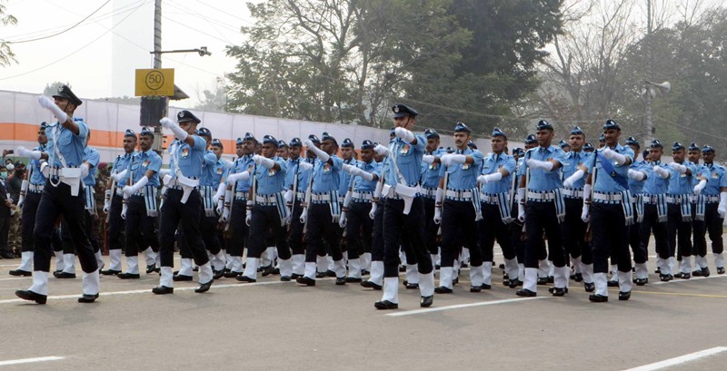 Indian Army commandos march past saluting dais during R-Day parade in Kolkata