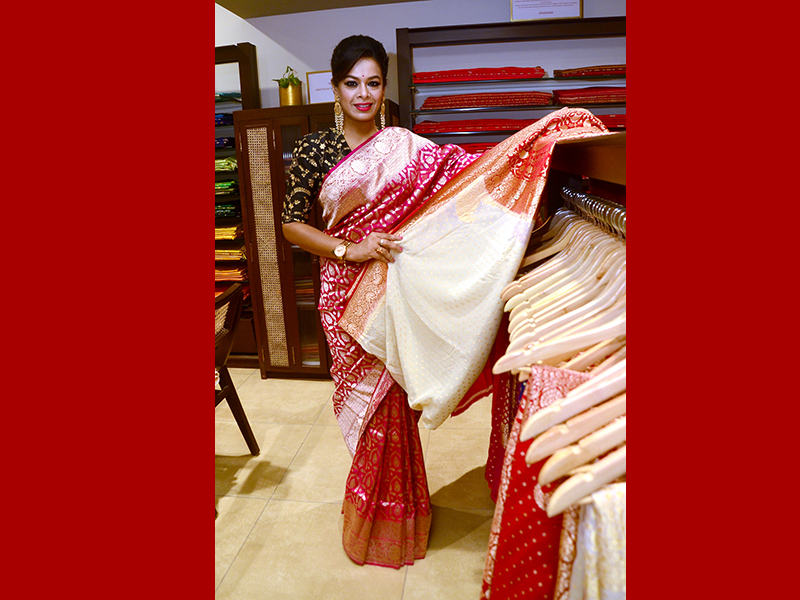 Iman Chakraborty inaugurates Taneira's first two Kolkata stores