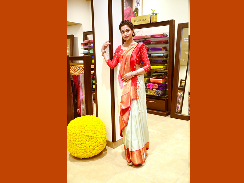 Iman Chakraborty inaugurates Taneira's first two Kolkata stores