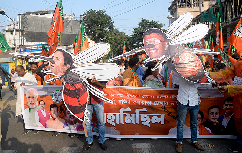 BJP protests against Mamata govt, Kolkata Mayor Firhad Hakim over Dengue