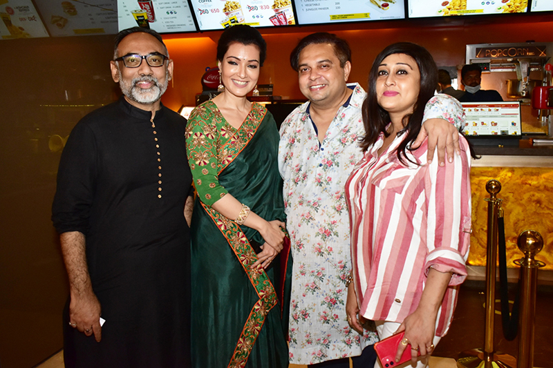 Star-studded premiere of Bengali film Abbar Kanchanjangha