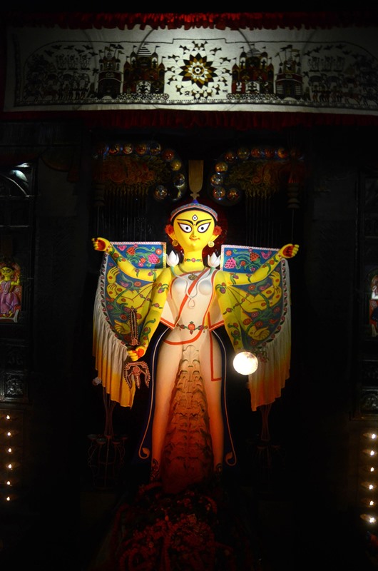 Priest performs Durga Puja ritual on Maha Navami in Kolkata