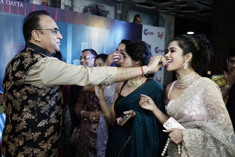 Premiere of Bengali film Byomkesh Hotyamancha