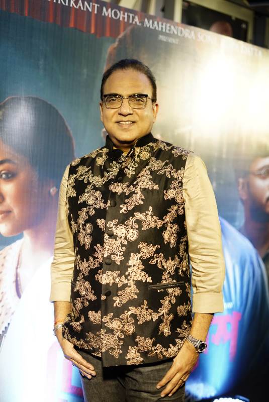 Premiere of Bengali film Byomkesh Hotyamancha