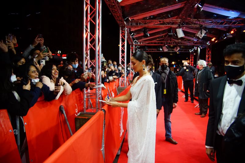 Gangubai Kathiawadi World Premiere: Alia Bhatt scorches red carpet in Berlin International Film Festival