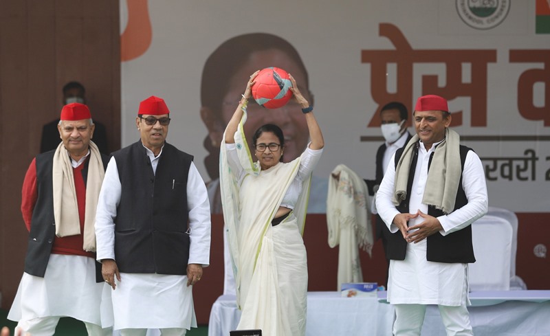 UP Polls: Mamata Banerjee holds joint press conference with Akhilesh Yadav