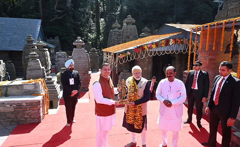 PM Modi offers prayers at Jageshwar Dham in Uttarakhand