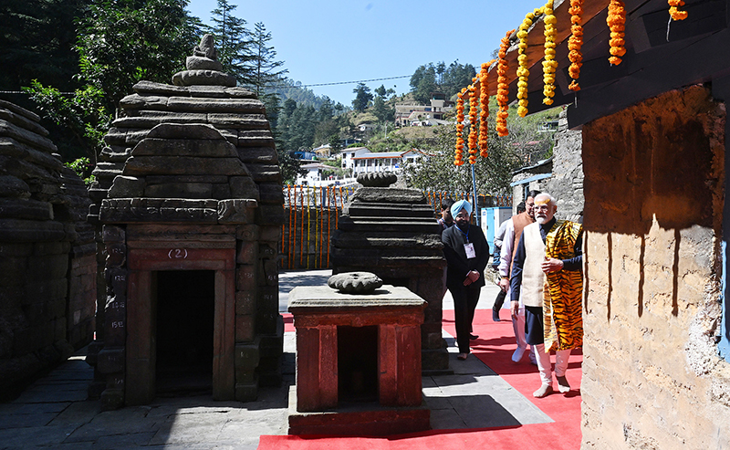 PM Modi offers prayers at Jageshwar Dham in Uttarakhand