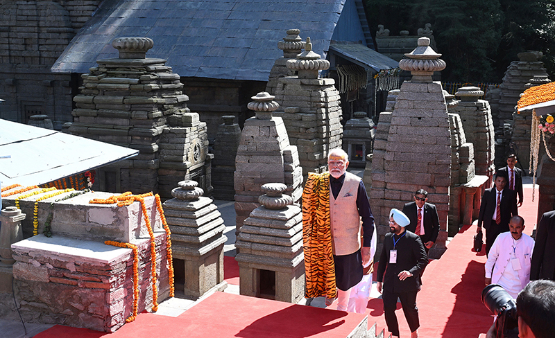 PM Modi offers prayers at Jageshwar Dham in Uttarakhand