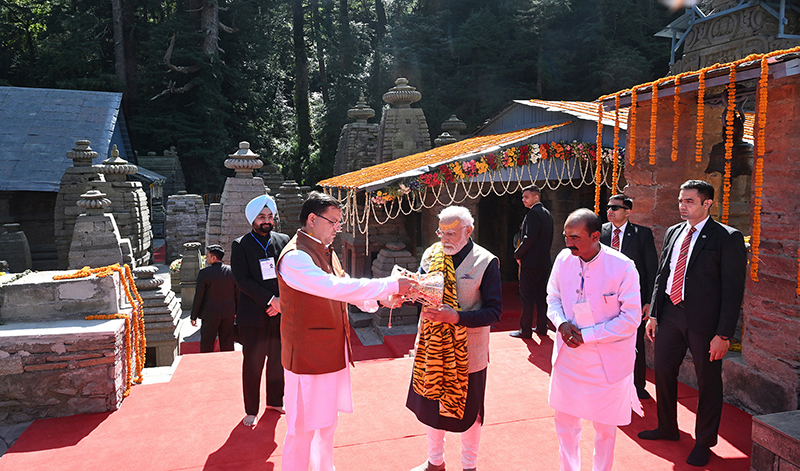 PM Modi offers prayers at Jageshwar Dham in Uttarakhand