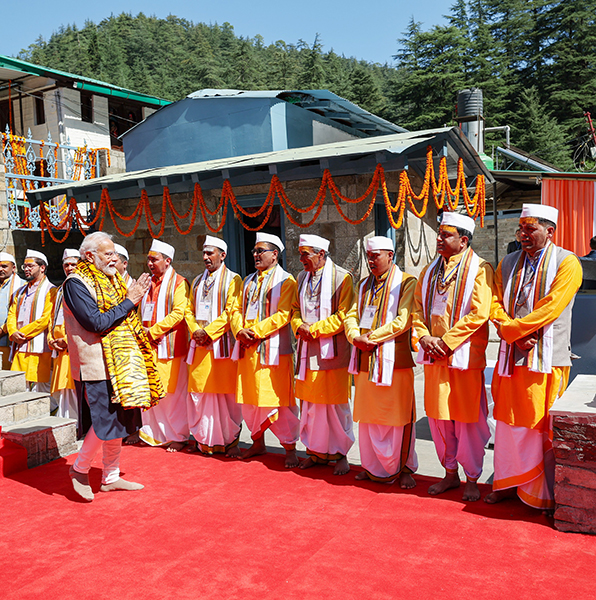 PM Modi offers prayers at Jageshwar Dham in Uttarakhand