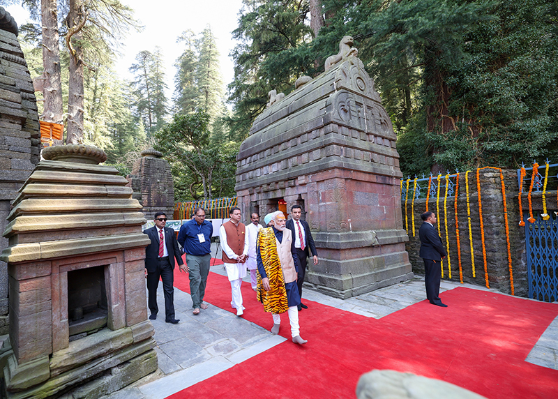 PM Modi offers prayers at Jageshwar Dham in Uttarakhand