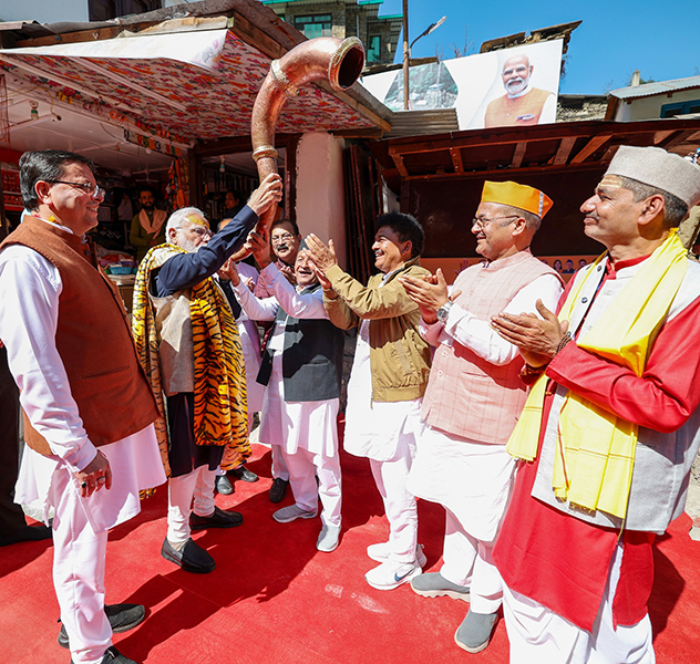 PM Modi offers prayers at Jageshwar Dham in Uttarakhand