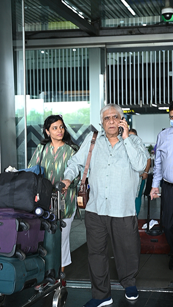 In Images: Actor Aanjjan Srivastav spotted in Kolkata