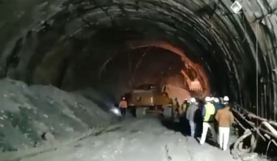 Under-construction tunnel collapses in Uttarakhand, several workers feared trapped